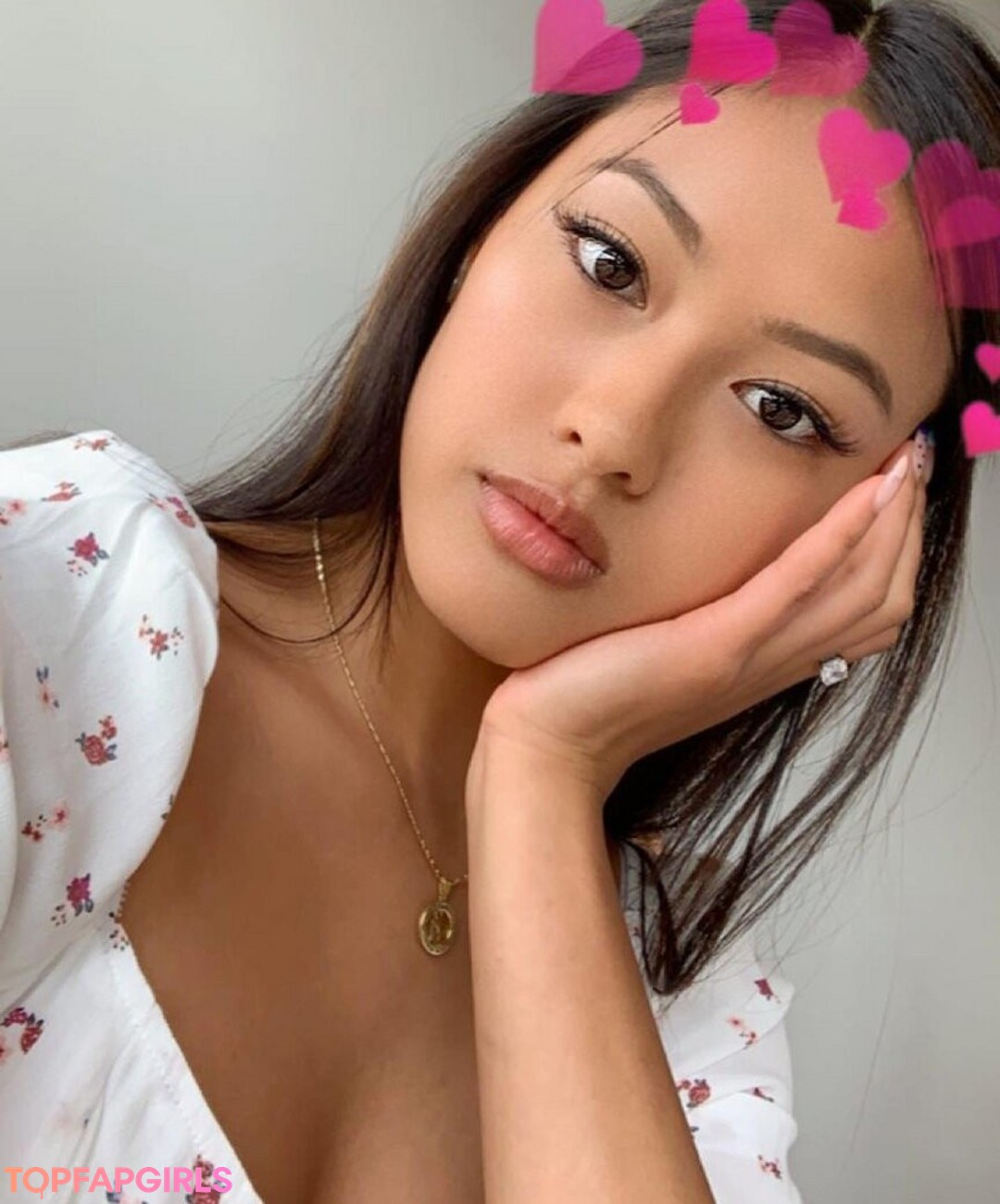 Gabby hua sexy actress image