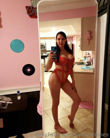 Sadie Holmes pornographic model pictures