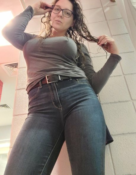 Sadie Holmes profile image