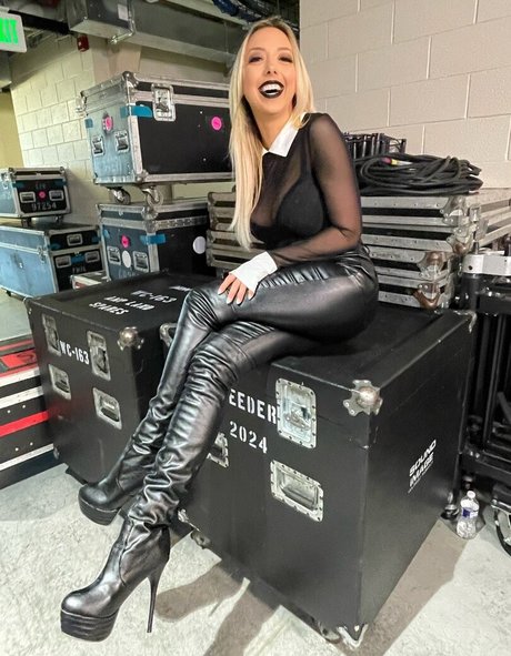 alliewrestling model nudes pictures