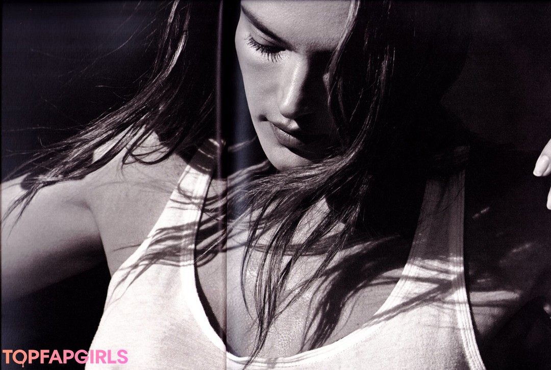 Alessandra Ambrosio art star archive