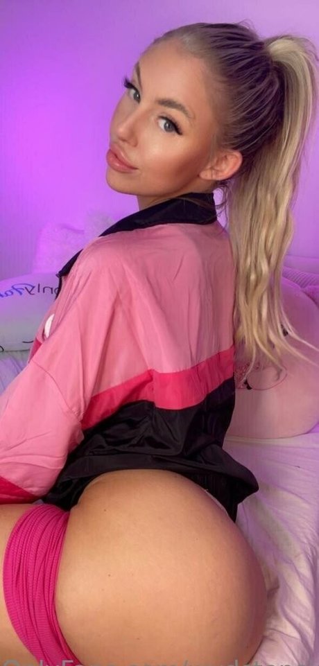 wydstepsissy actress image