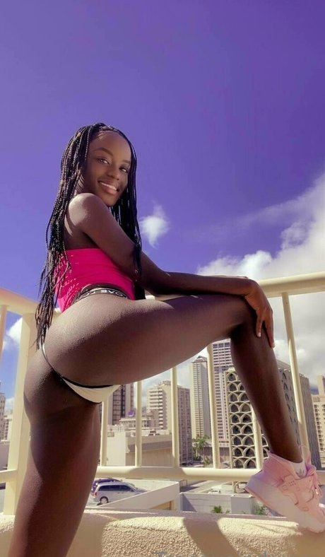 traceycindyxxx pornstar beautiful img