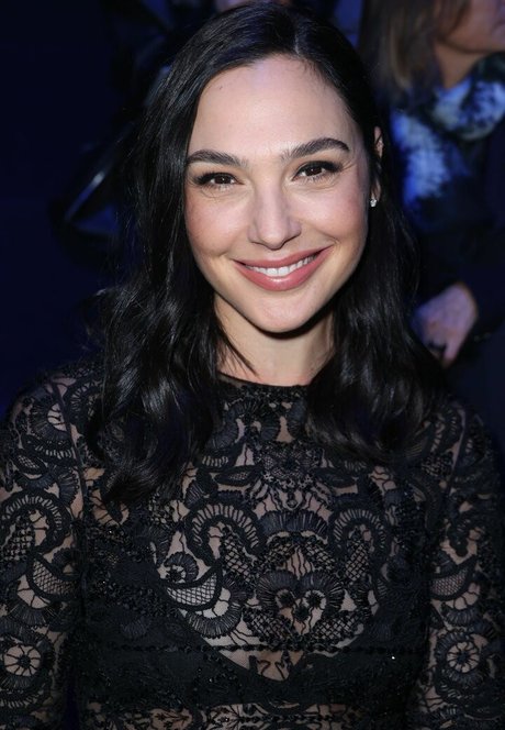 gal gadot model high quality gallery
