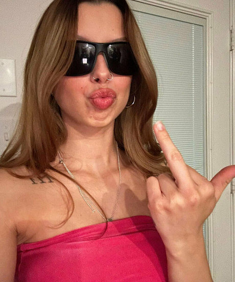 ariiexclusive naked model gallery