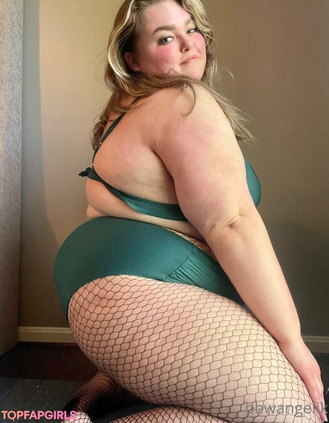 pussy spreading onlyfans beautiful xxx picture
