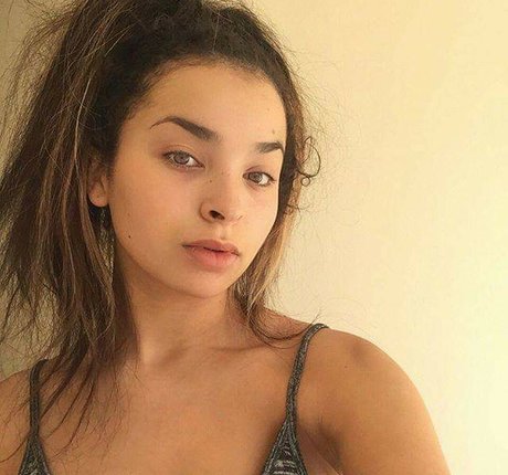 Ella Eyre art model galleries