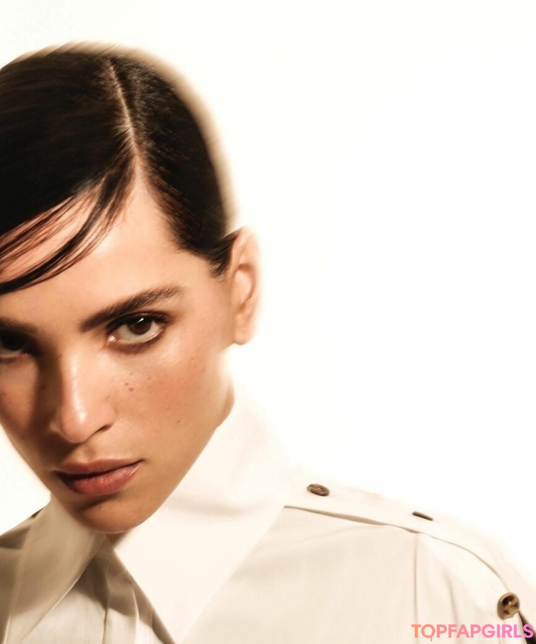 Adria Arjona model hd photo