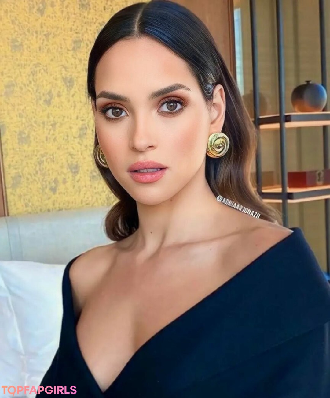 Adria Arjona hot pornstar img