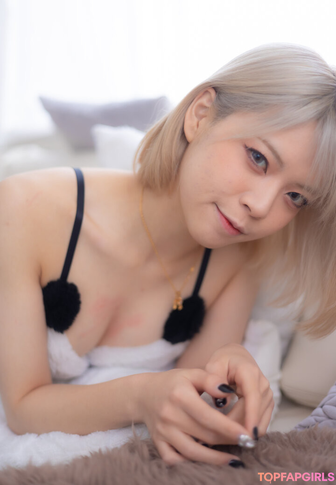 Ponyoouji nude actress pic