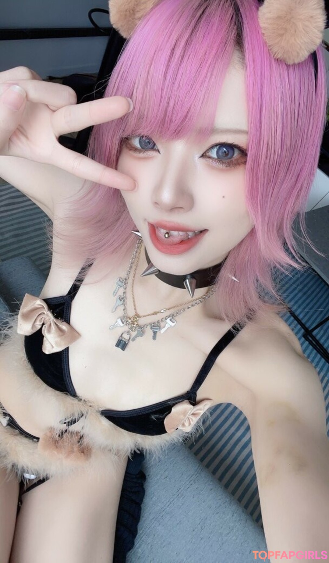 Ponyoouji star naked picture