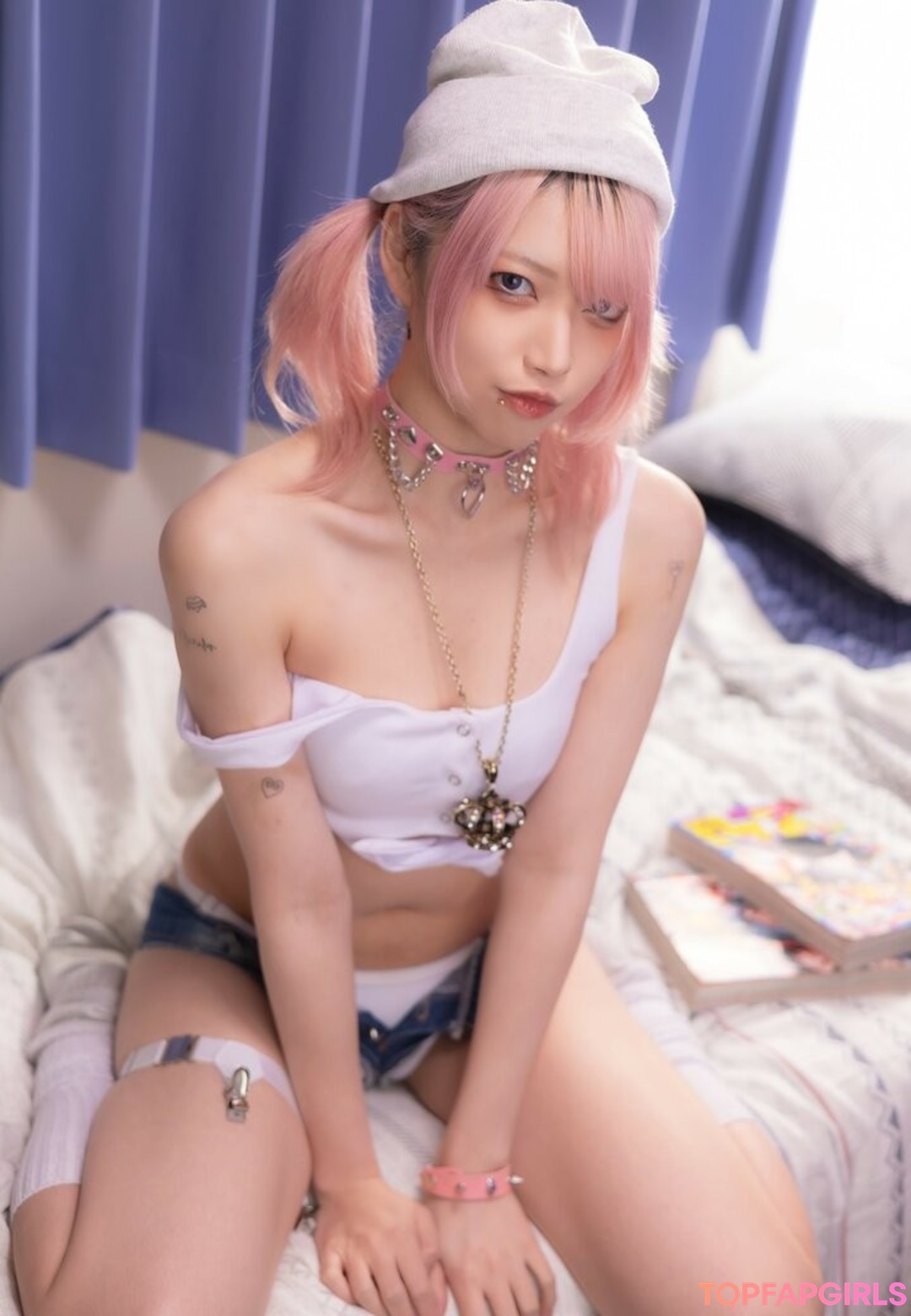 Ponyoouji star erotic photo