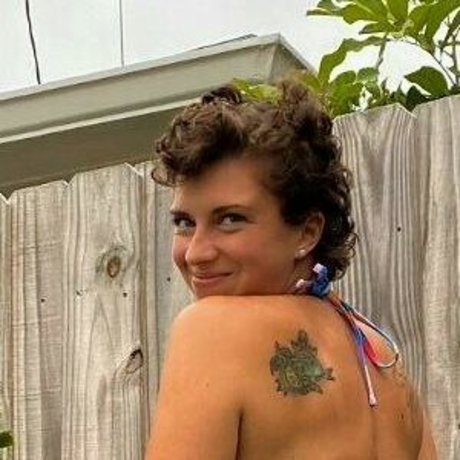 Brittanyythicc xxx pornstar pic