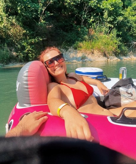 petite skinny onlyfans exclusive pictures