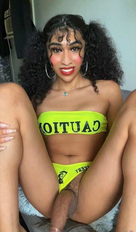 Tlavont model best pics