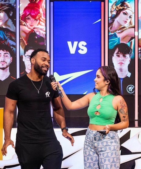 Bruna Balbino star free pics