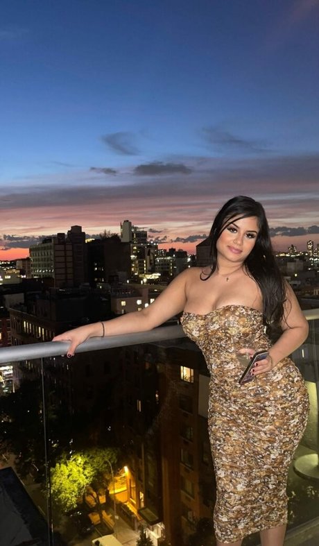 shegotdesiress adult model pictures