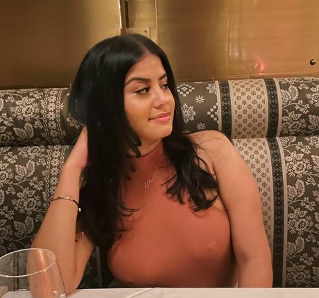 shegotdesiress best model picture