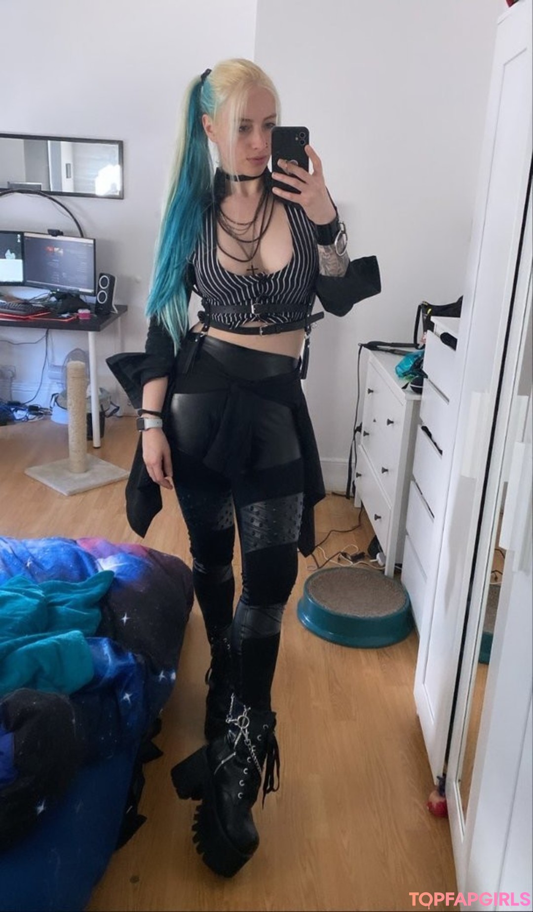 petite nude onlyfans free picture