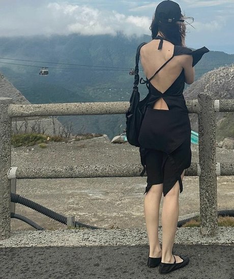 Caroline Polachek free star photo