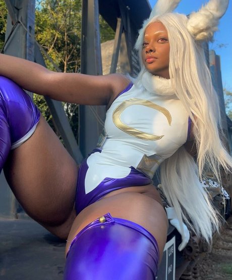 Dollyrama nude model gallery