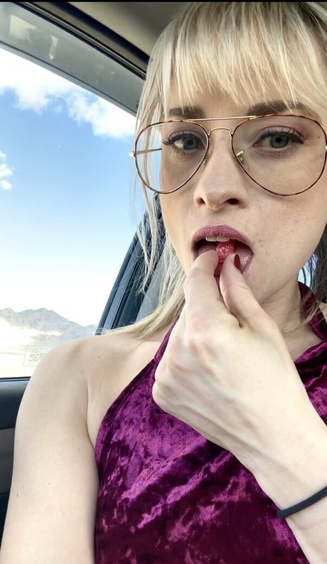 deargoddesssara best model picture