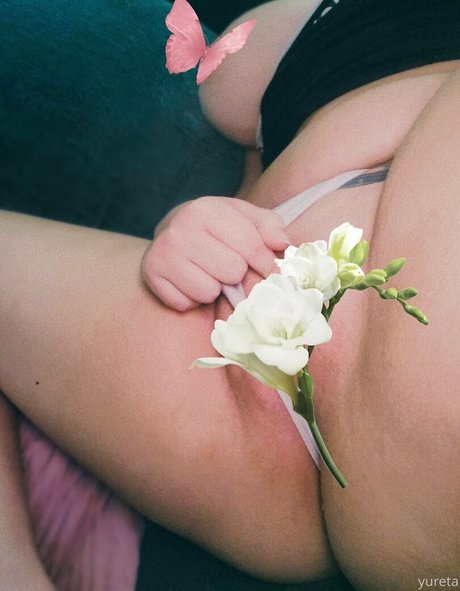 teen natural tits onlyfans top picture