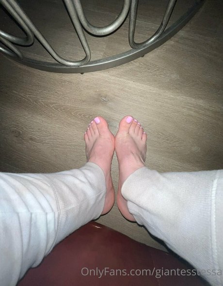 giantesstessa sex actress image