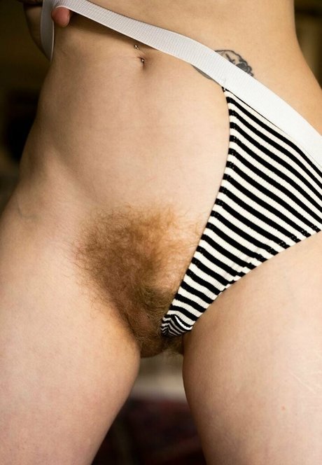 skinny brunette onlyfans art nude pic