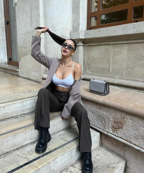 lesbian sex onlyfans naked photos