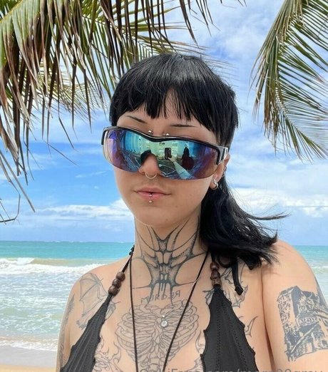 more00grey exclusive actress pics