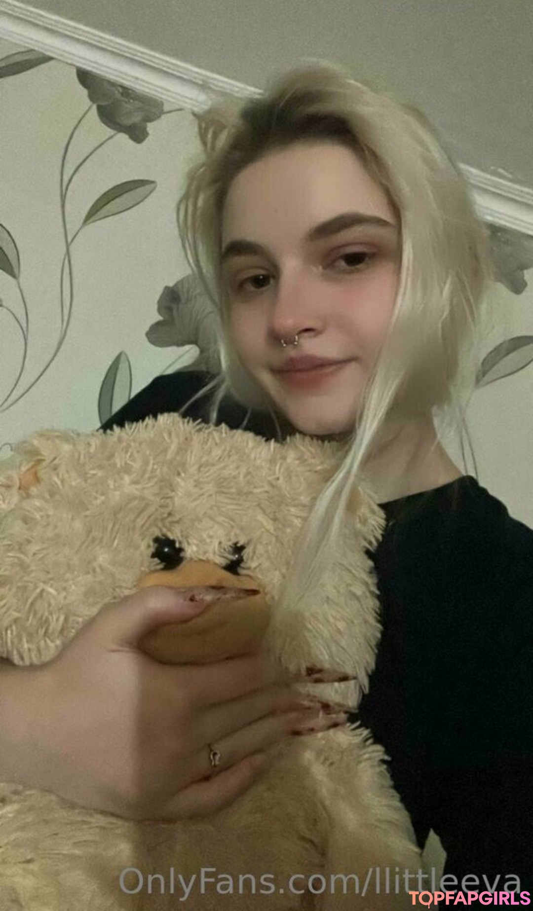 petite skinny onlyfans art nude images