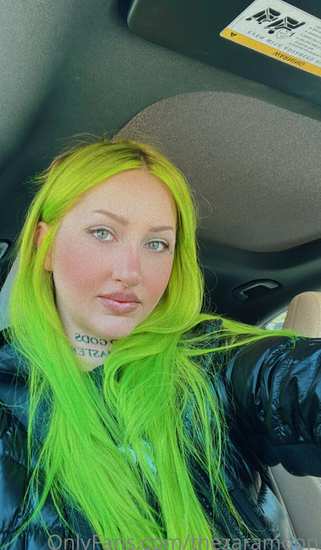 thezaramoon nude star pics