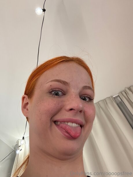 oooopsfree sexy star image