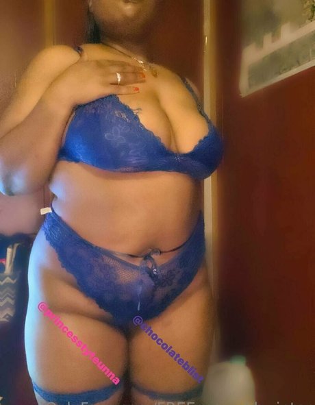 bigbootylatinamx pornstar erotic photo