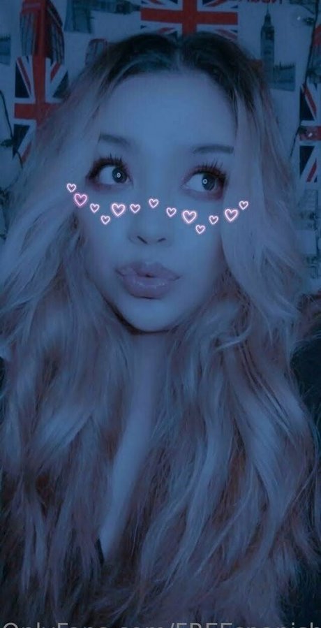 busty teen onlyfans nude pic