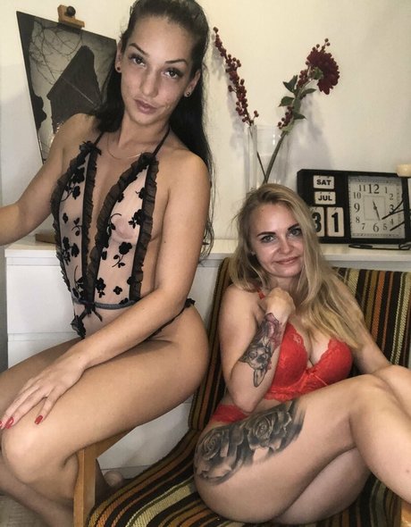 redhead threesome onlyfans hot sex picture