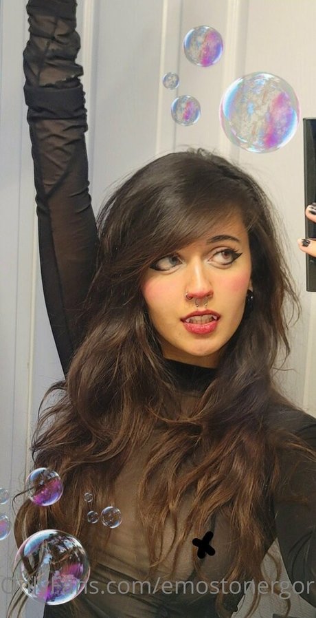 busty onlyfans top image