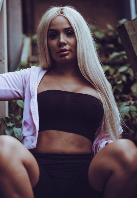 freemandy nude model pics