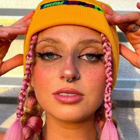 Samnimetitties star high quality pic