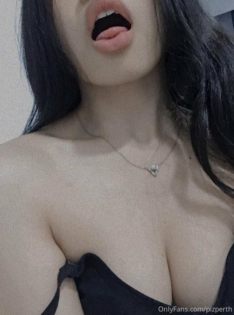 pizpizzzy art model photo
