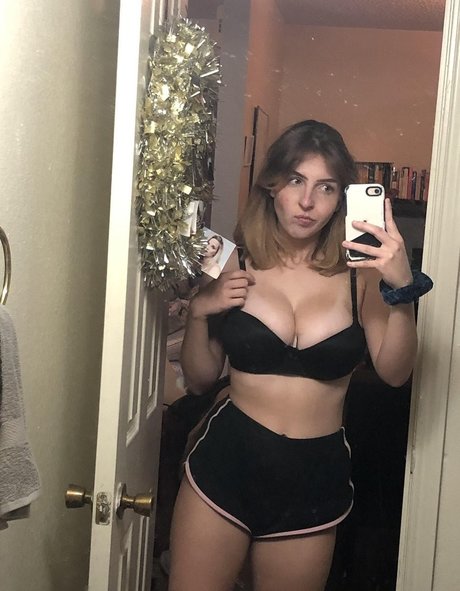 Megan Bitchell pornstar exclusive pic