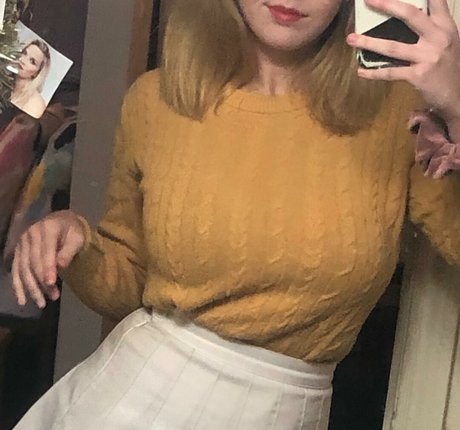 Megan Bitchell model pretty gallery