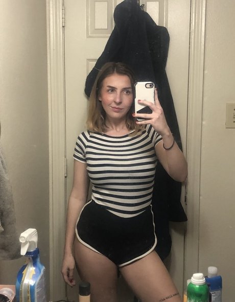 Megan Bitchell pornstar nude photo