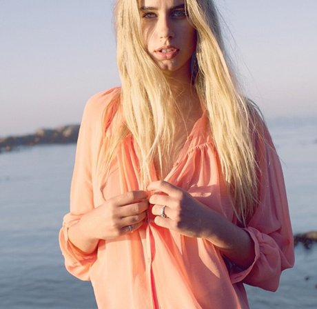 sisters onlyfans hot images