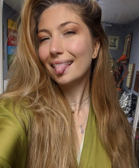 StephanieBC pornographic star picture