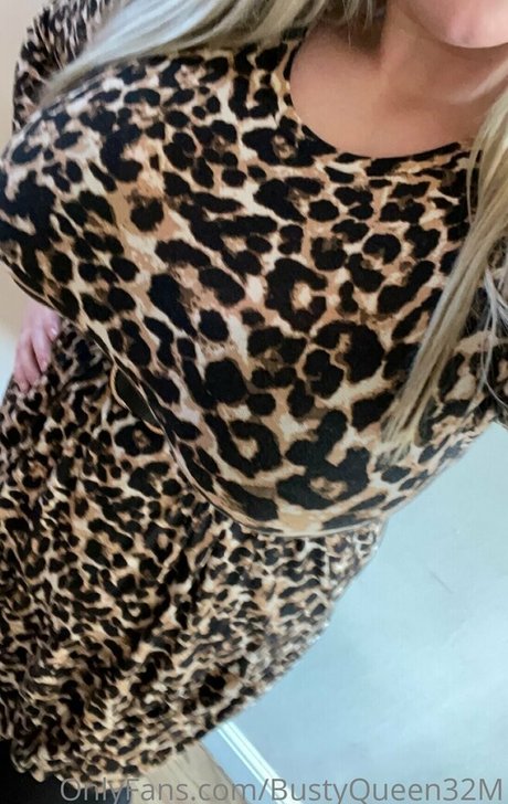 BustyQueen32M art actress image