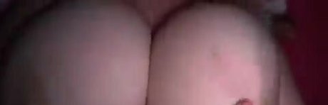 BustyQueen32M naked pornstar image