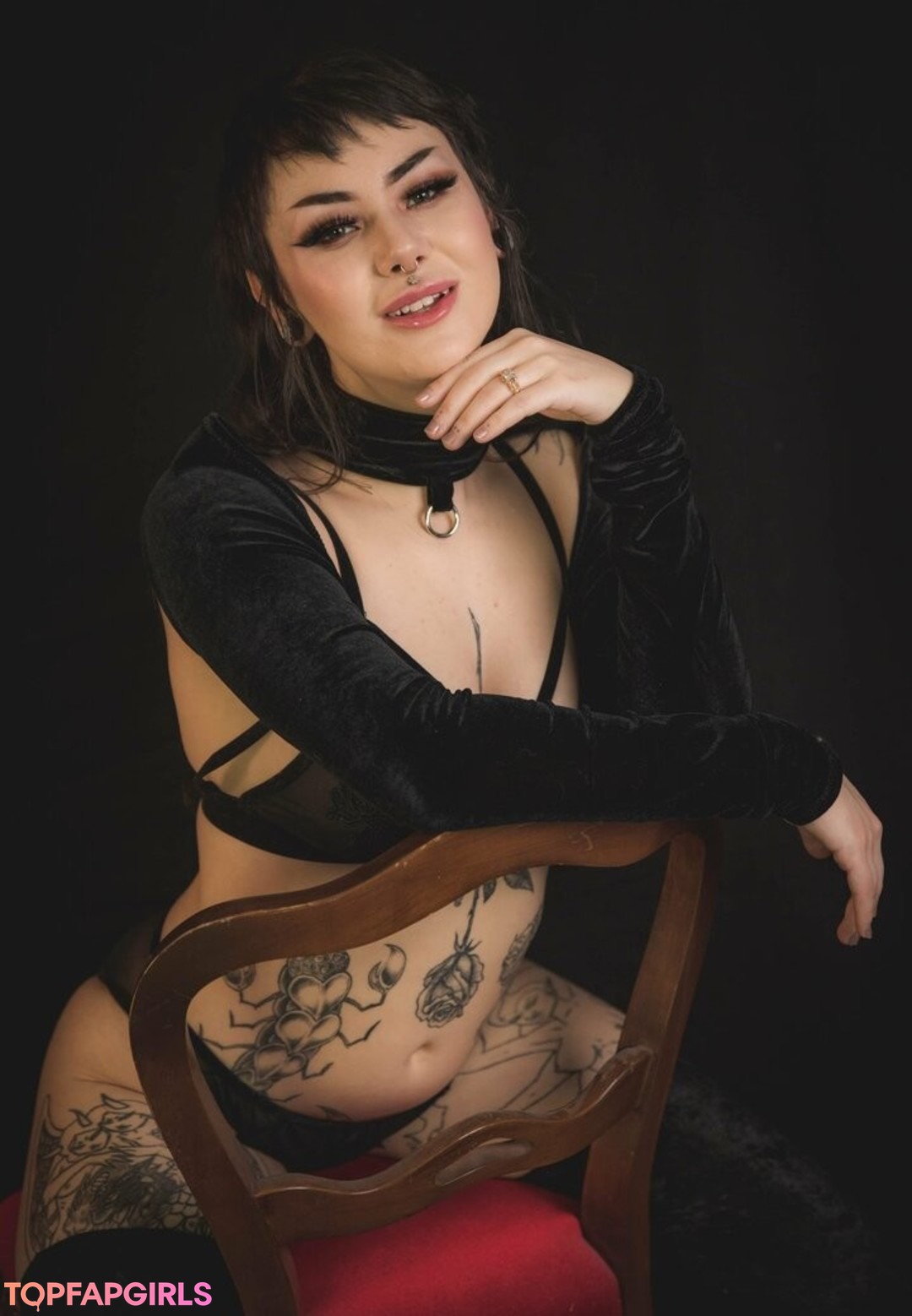 Synthia Valentine pornstar erotic picture