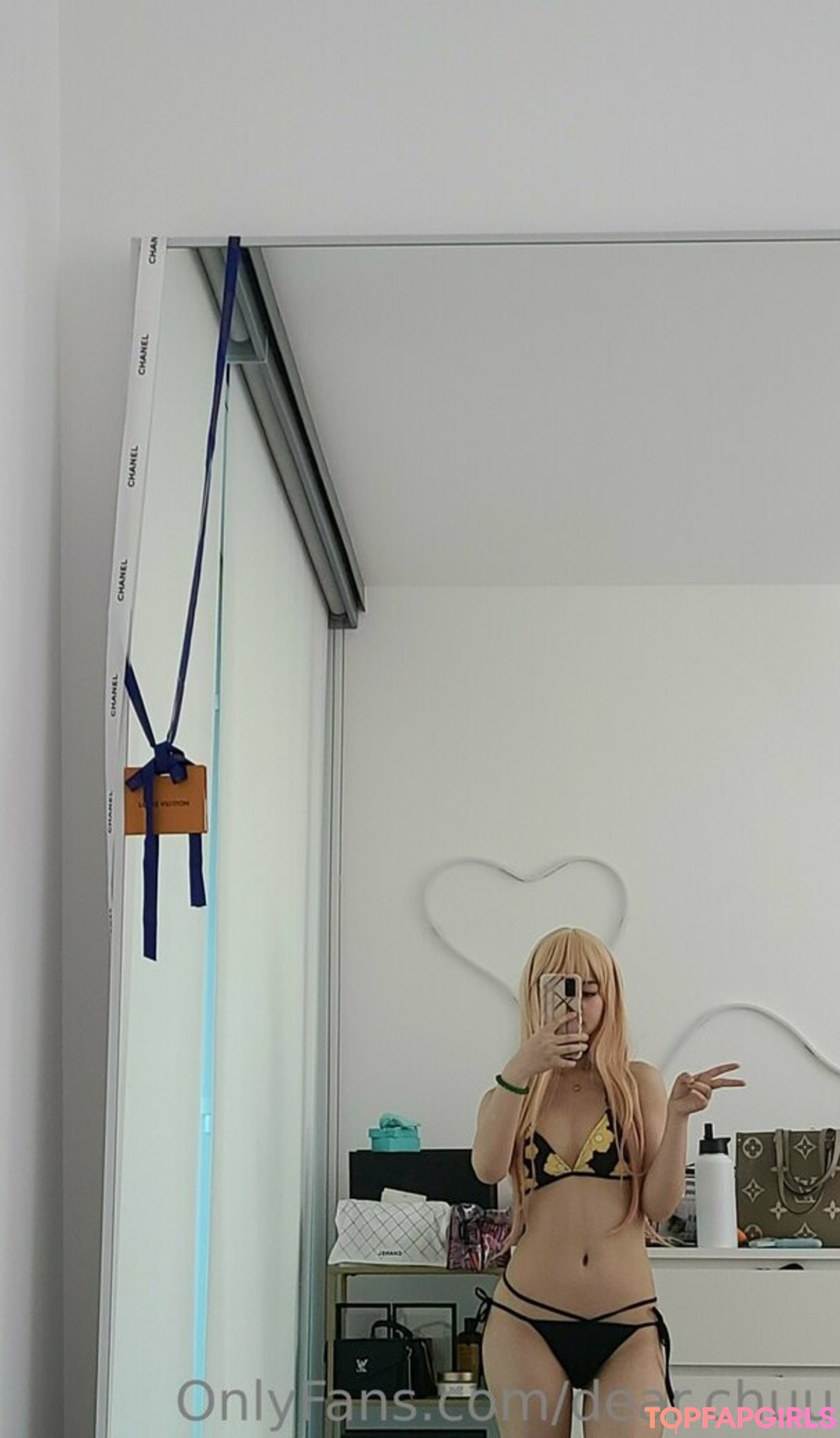 dear chuu model sexy images
